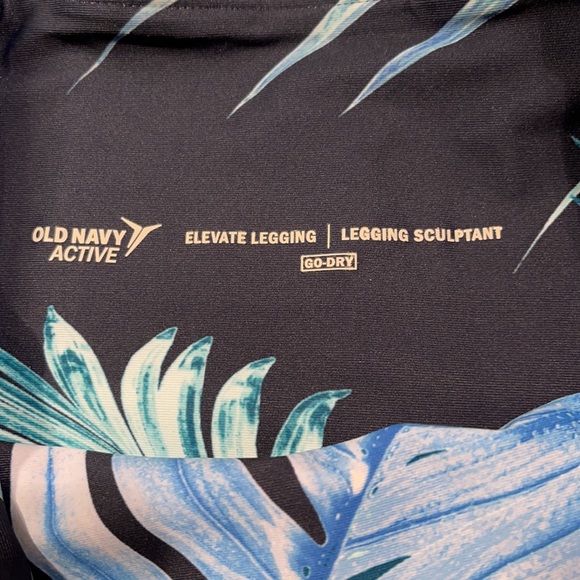 Old Navy High Waist Leggings - Size S, 7/8 Length - Picture 3 of 3